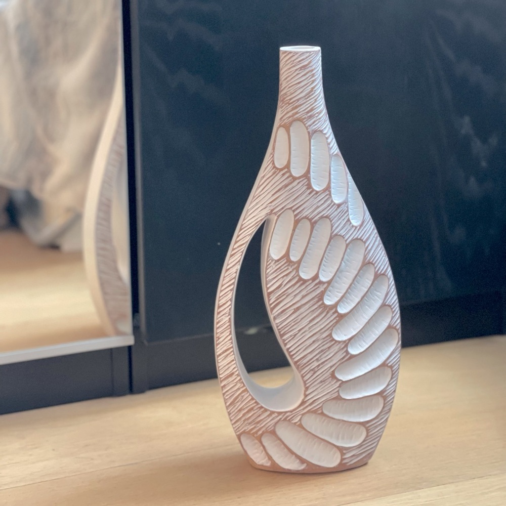Super funky vase! Brand new